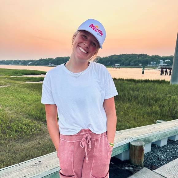 Meet your Posher, Brooke - Picture 1 of 1